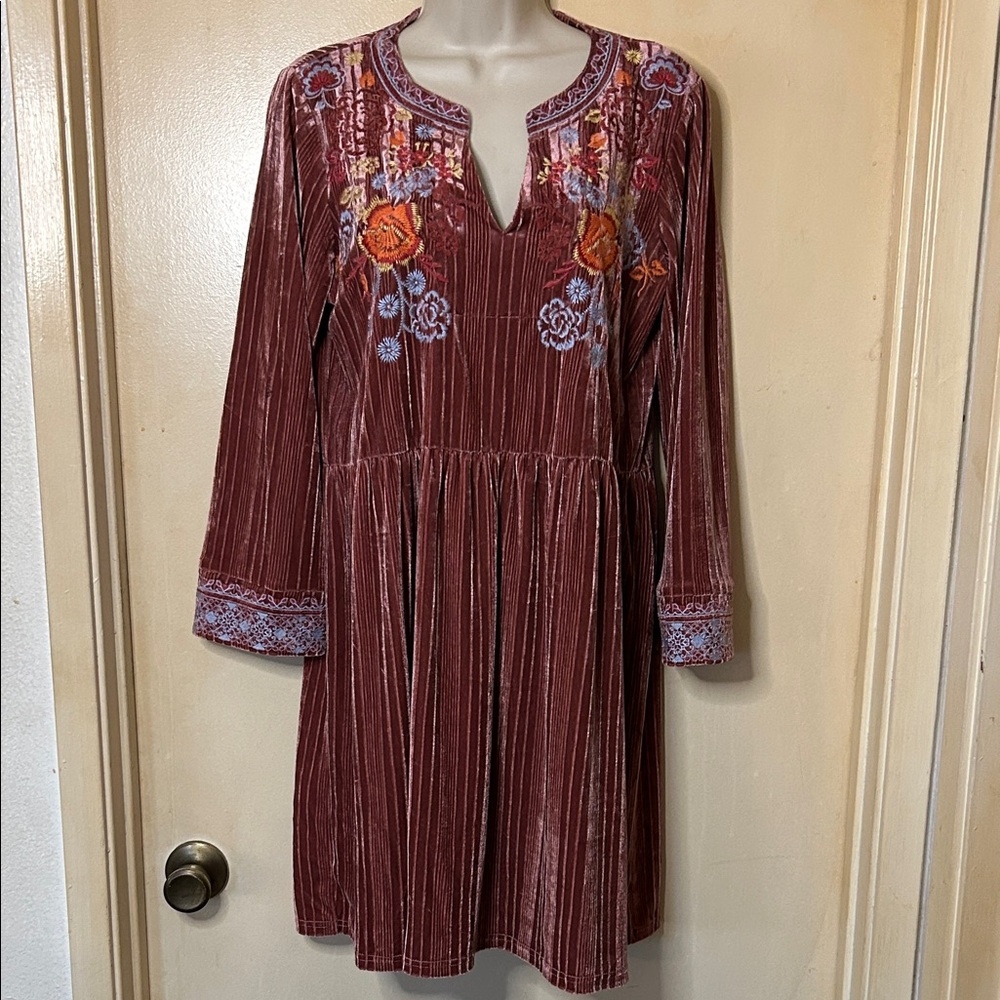 ANDREE BY UNIT Burgundy Velvet Long Sleeve Embroidered Dress